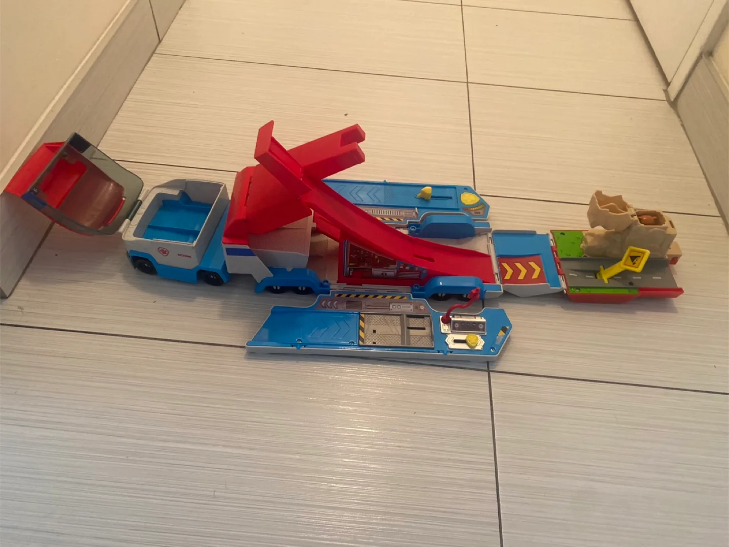 Paw Patrol Transforming Truck image indicator(2)