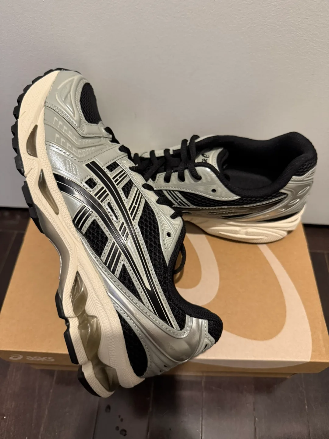 BNIB ASICS Gel Kayano 14 men 7.5 women 9 unisex black/seal grey image indicator(6)