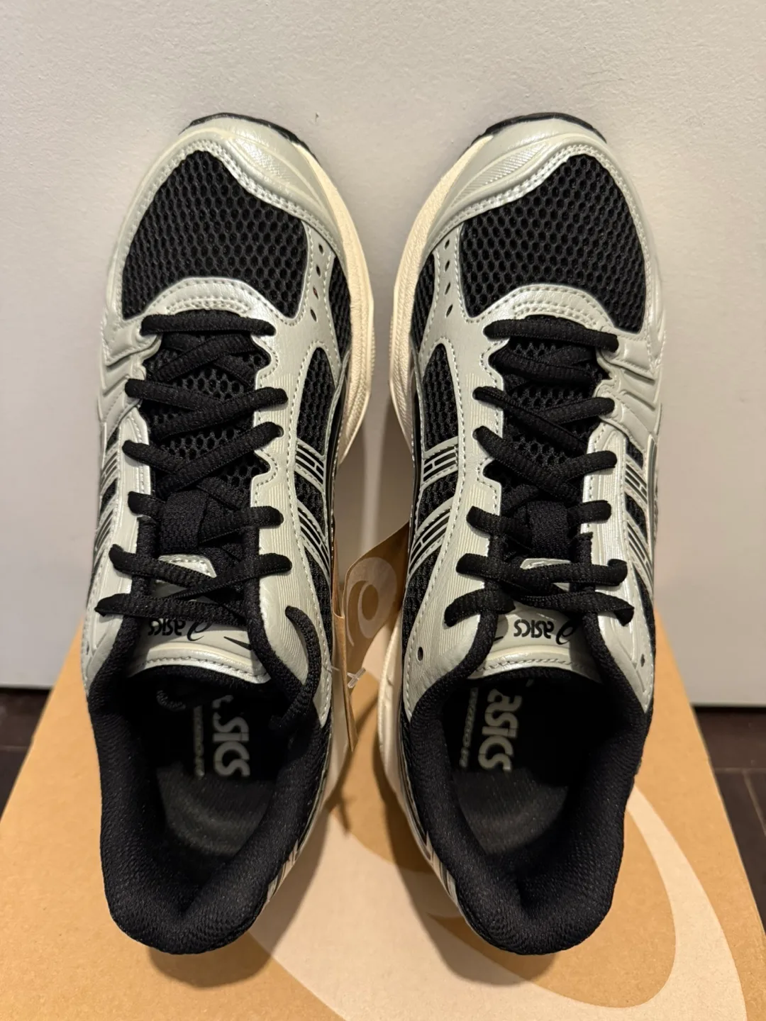 BNIB ASICS Gel Kayano 14 men 7.5 women 9 unisex black/seal grey image indicator(5)