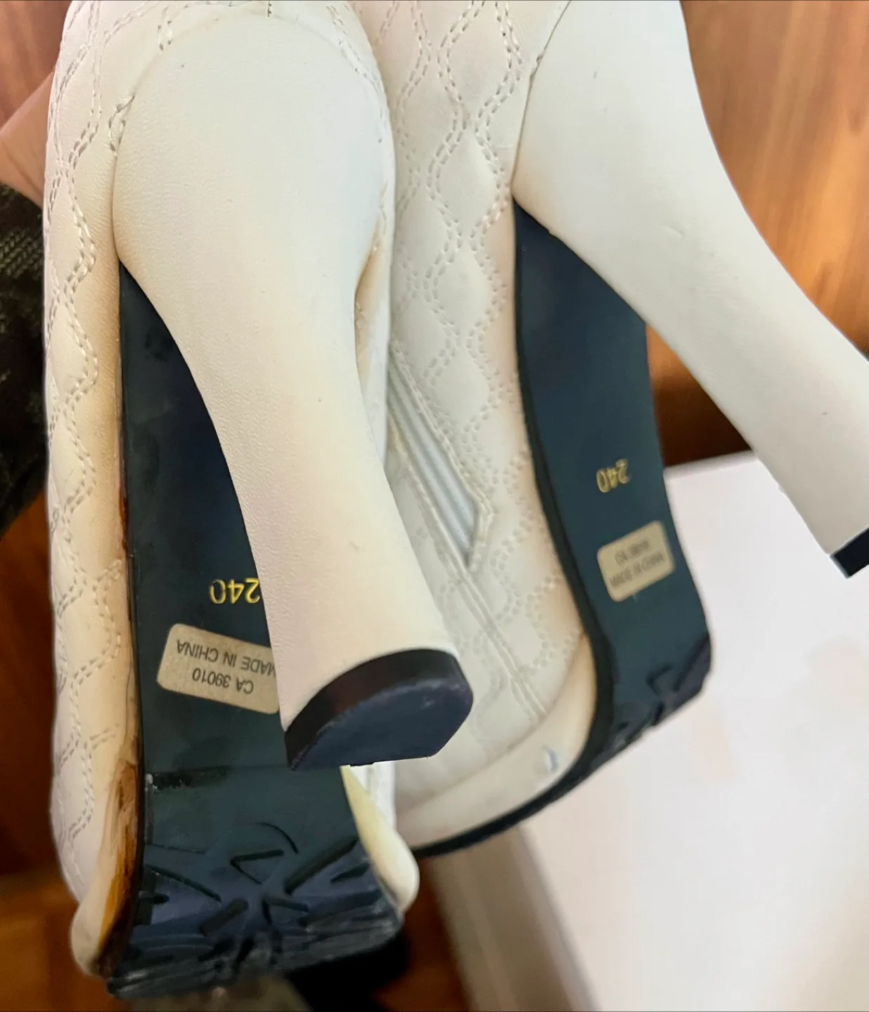 White Quilted Ankle Boots - Size 37.5 image indicator(4)