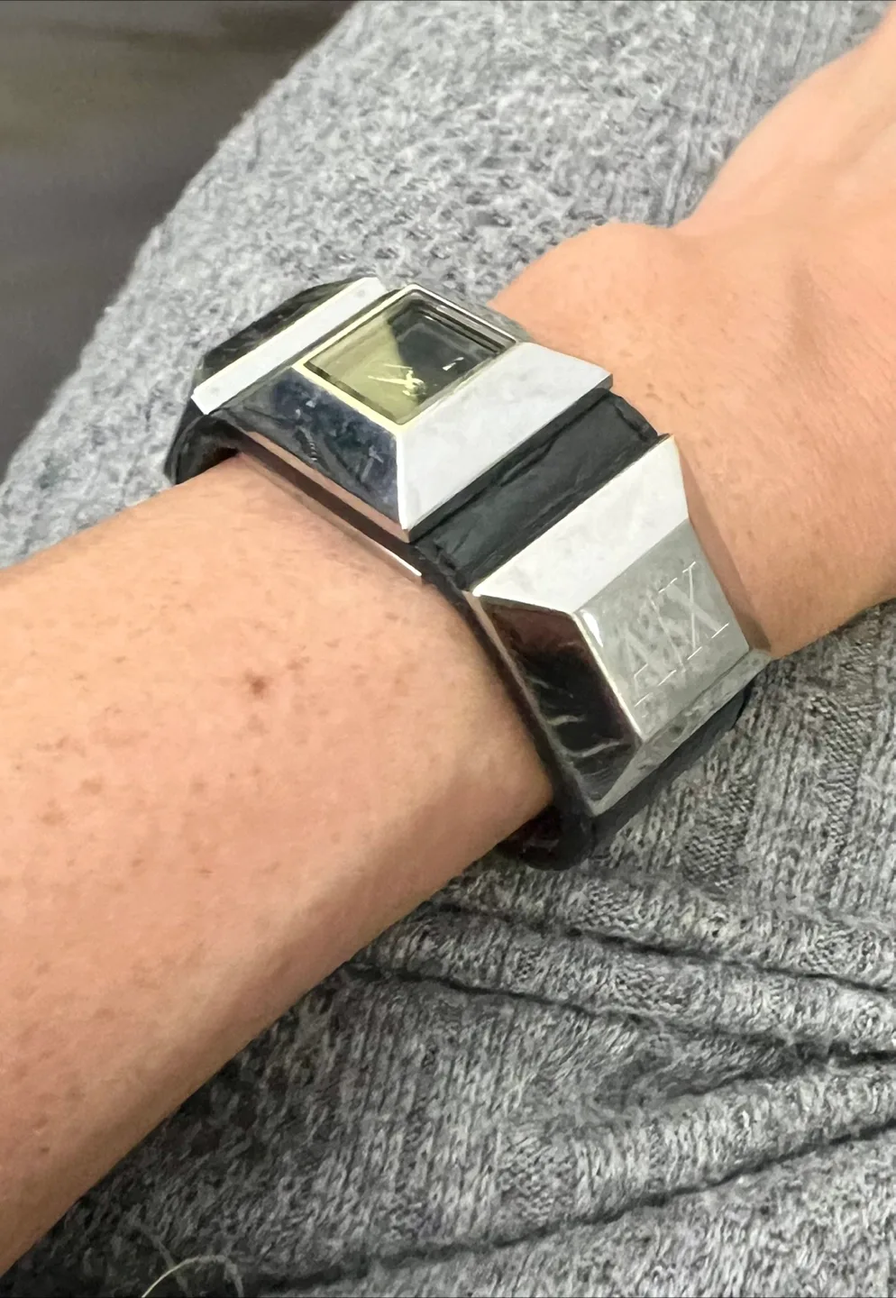 Armani Exchange Women's Watch image indicator(3)