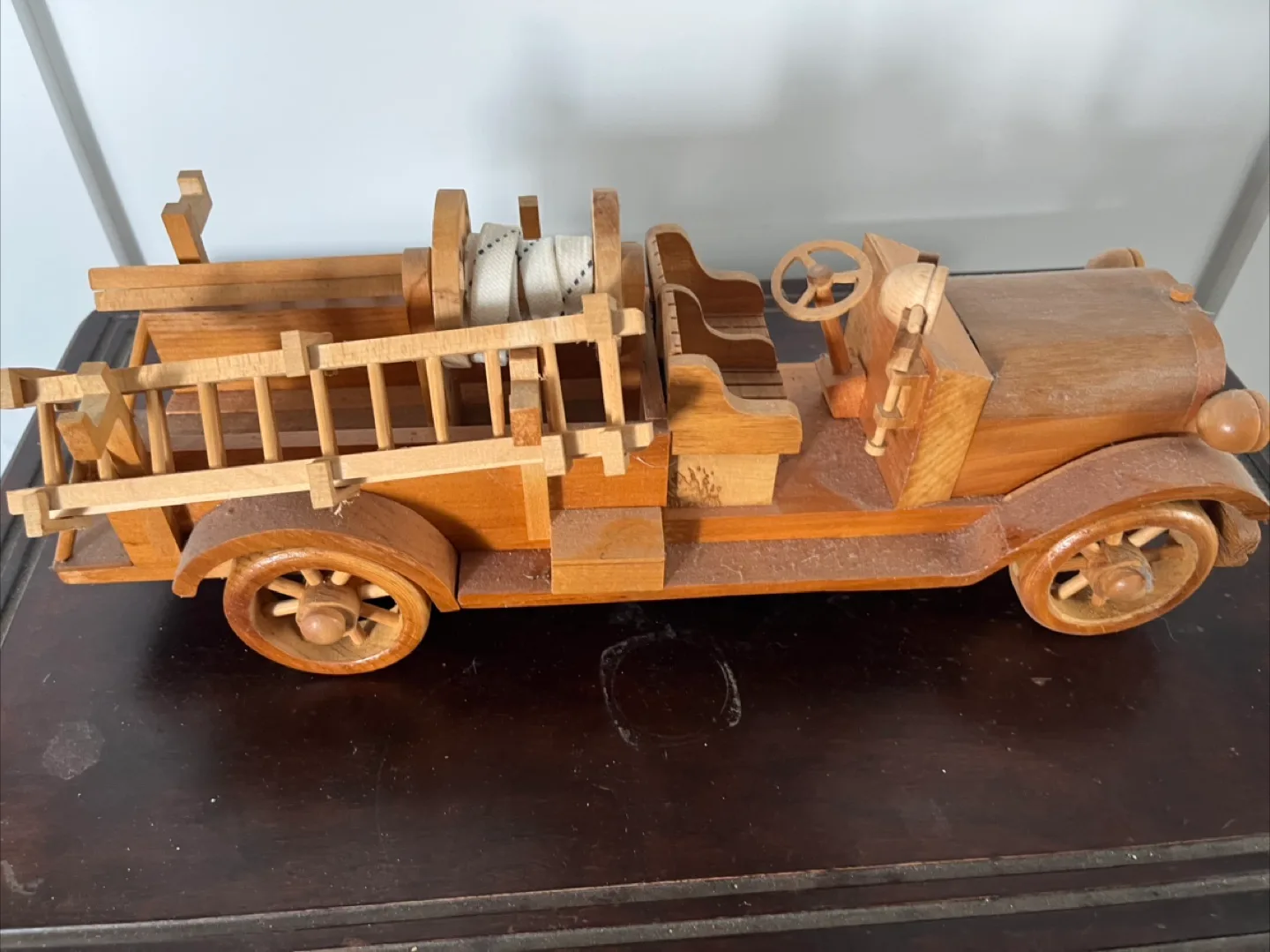 Wooden Firetruck Model image indicator(3)