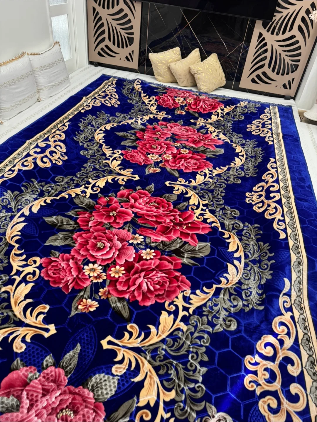 Brand new Blue Floral digital print carpet size 8 x 13 feet 🥕 image indicator(2)