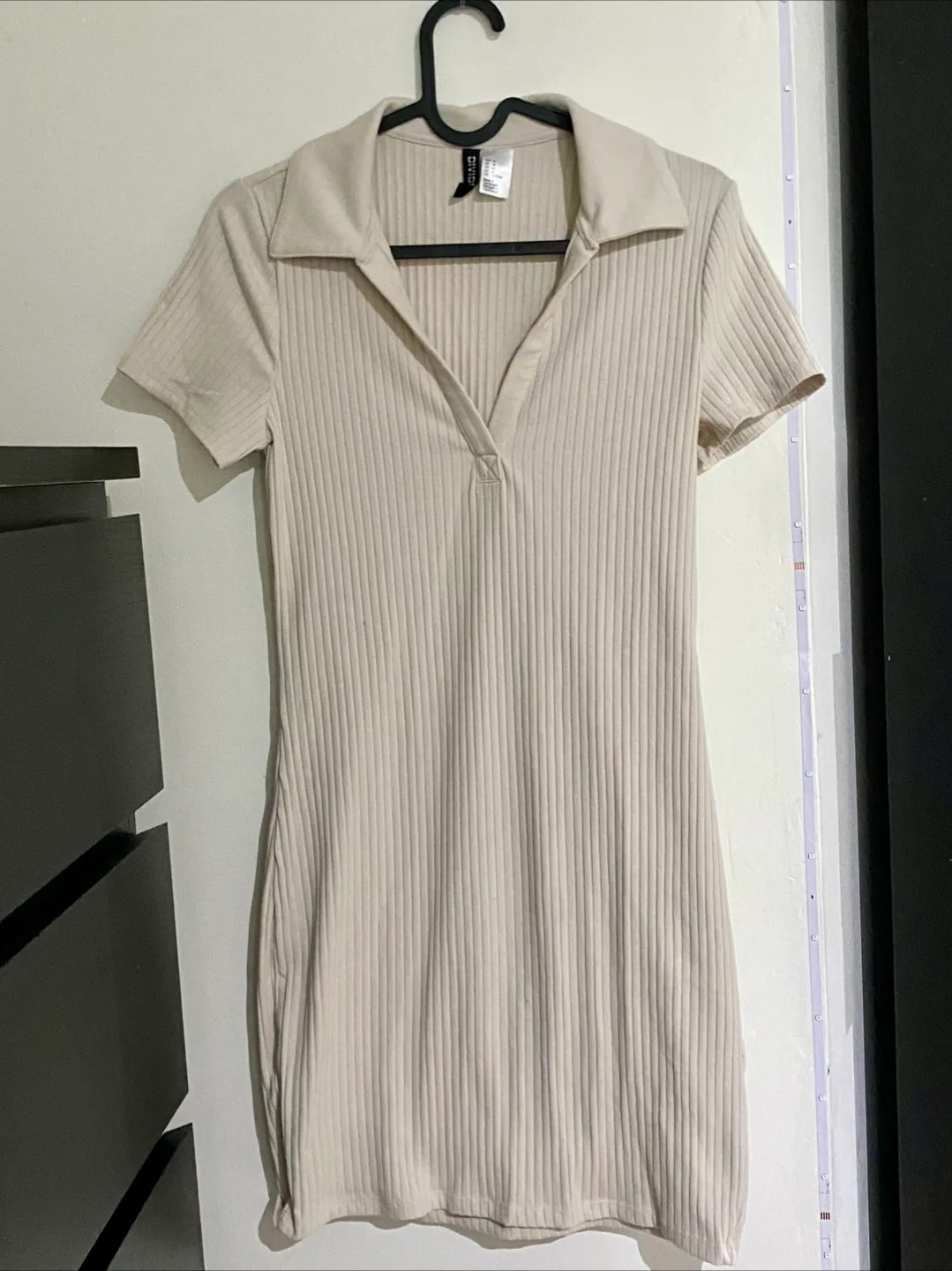 H&M Divided Beige Ribbed Polo Dress - Size M thumbnail