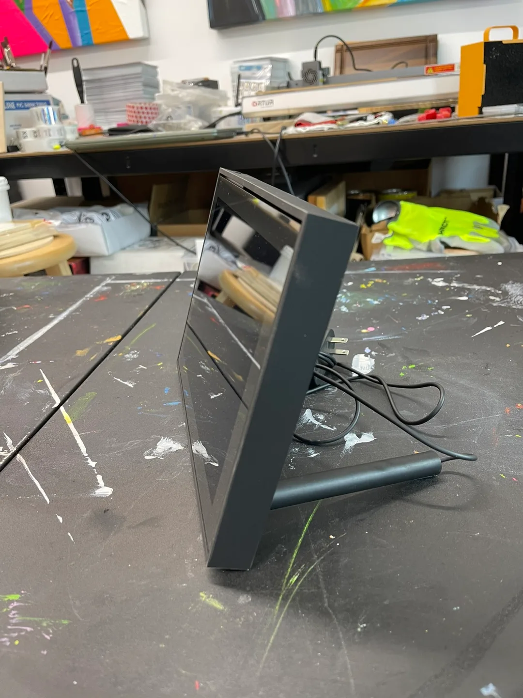 Aura Carver Luxe HD Smart Digital Picture Frame image indicator(2)