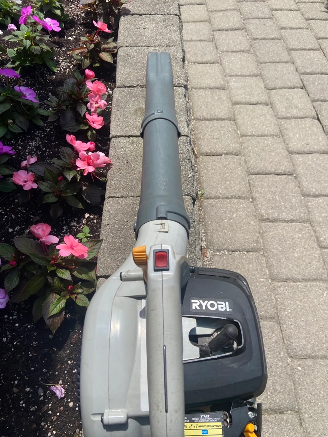 Ryobi 200 MPH Gas Leaf Blower image indicator(4)