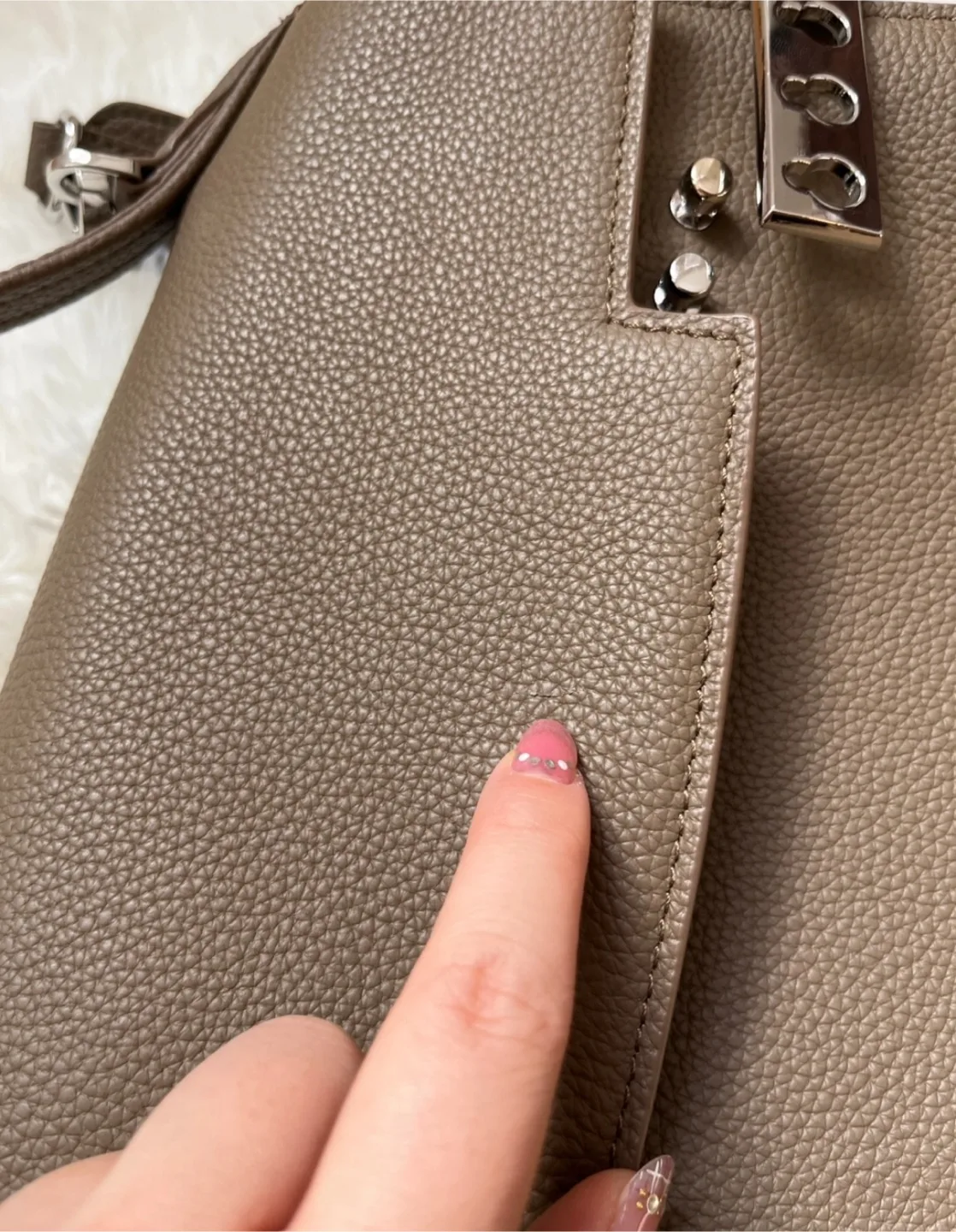 Leather Handbag - Taupe image indicator(5)
