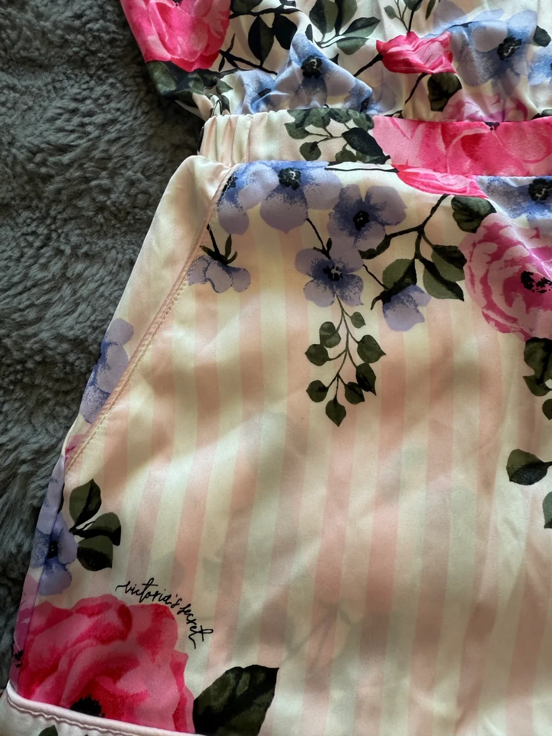 Victoria's Secret Floral Pajama Set - Size S image indicator(5)