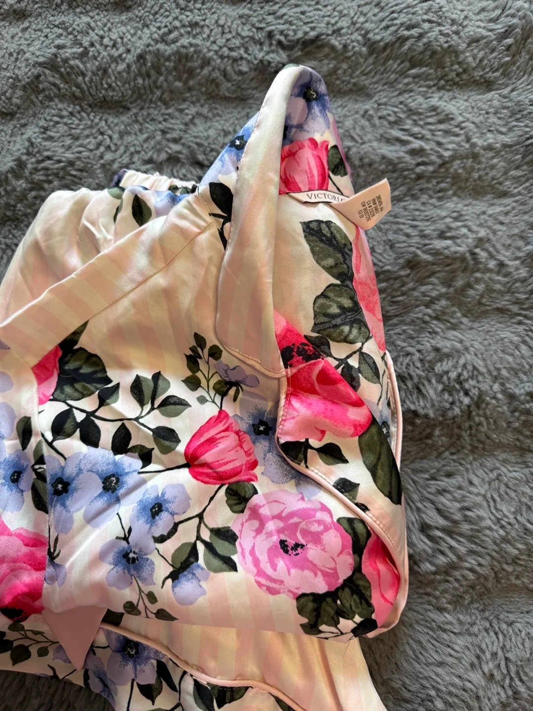 Victoria's Secret Floral Pajama Set - Size S image indicator(7)