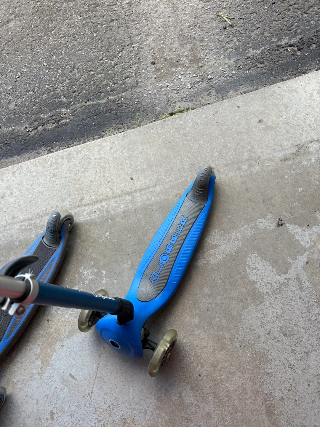 Globber Kids' Scooter - Blue image indicator(4)