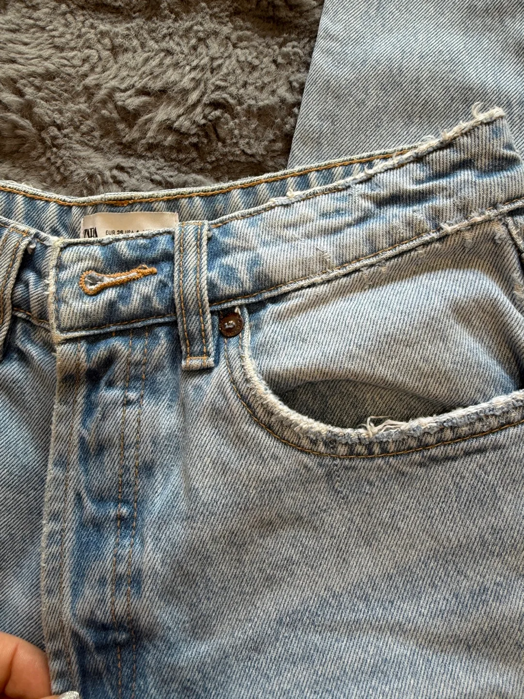 Zara Denim Jeans - Size 4 (USA) image indicator(5)
