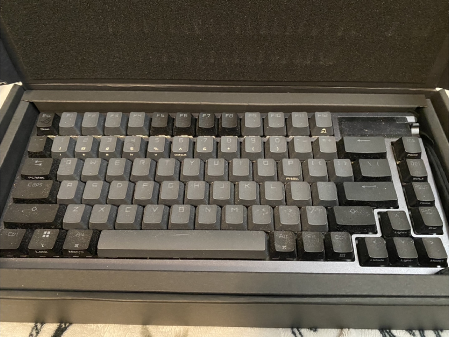 ASUS ROG Azoth Mechanical Keyboard - Like New! - photo 4