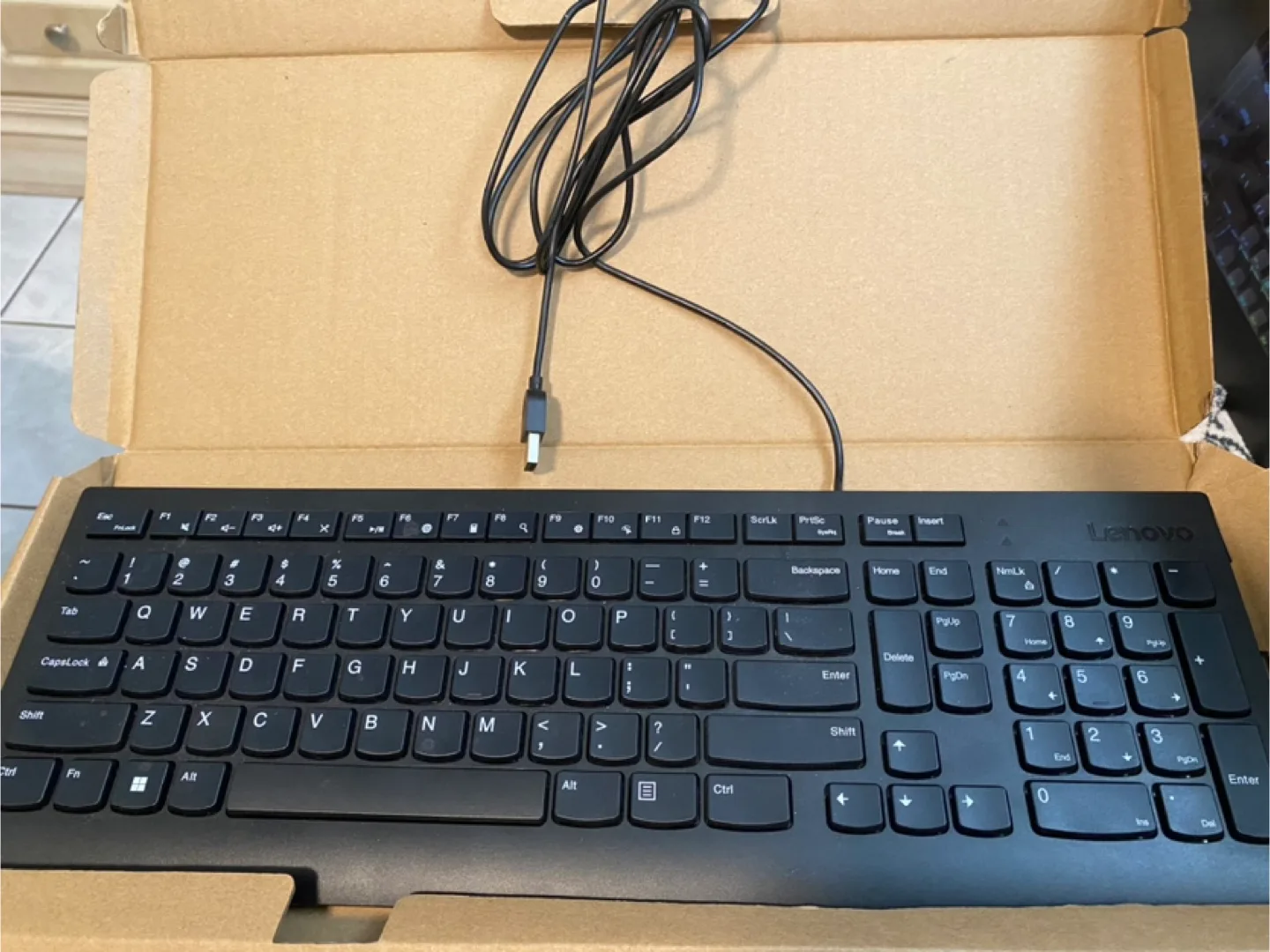 Lenovo Wired Keyboard - in Box