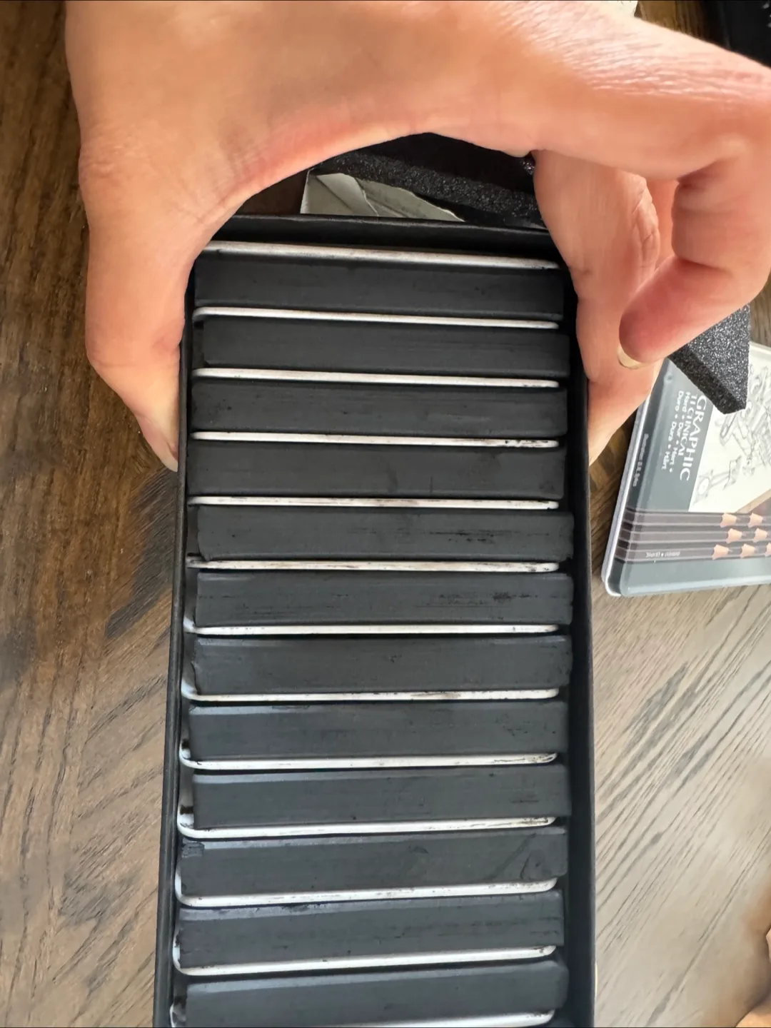 Conté à Paris 12 Black Sketch Sticks image indicator(2)