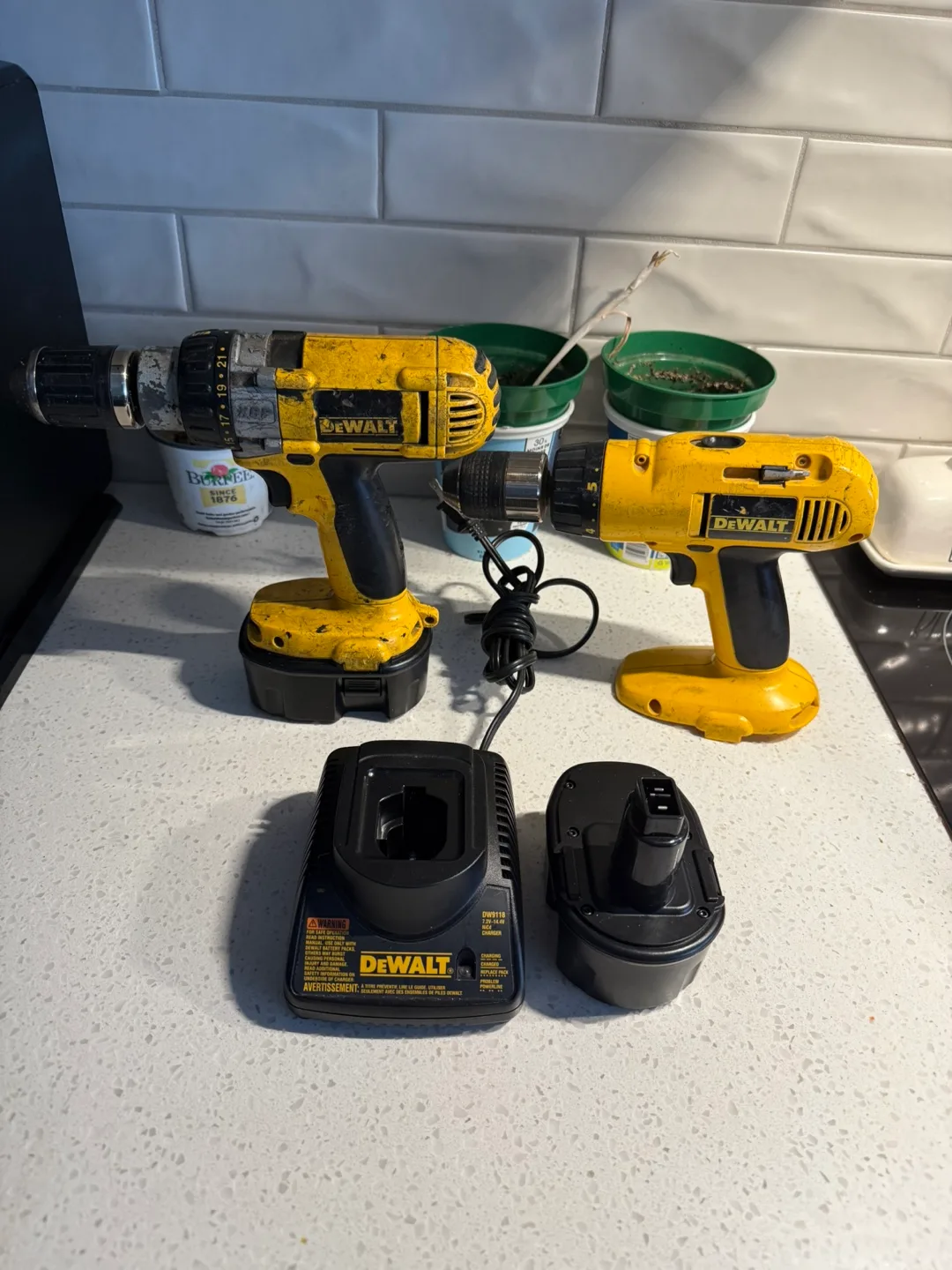 DeWalt Cordless Drill Set w/ Charger thumbnail