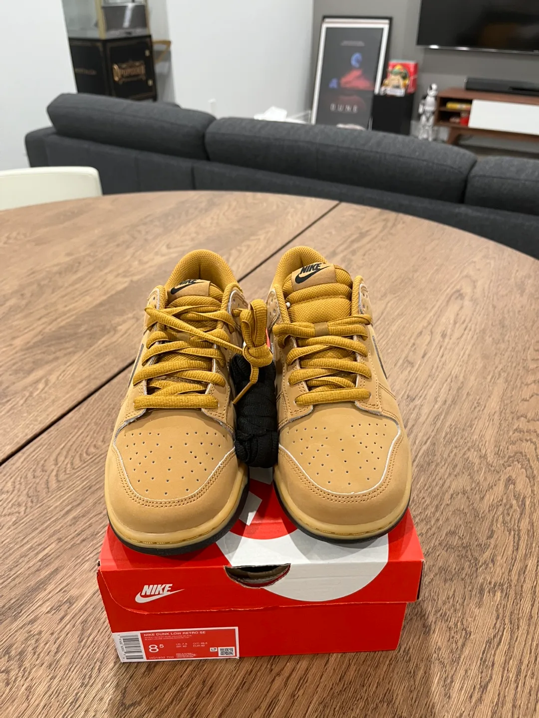 Nike Dunk Low Wheat Size 8.5 image indicator(2)