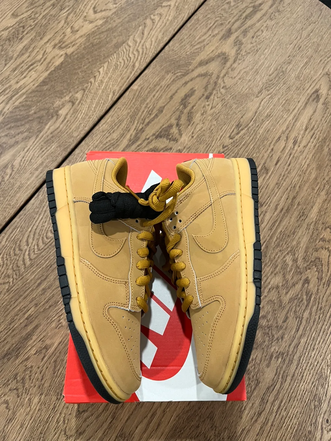 Nike Dunk Low Wheat Size 8.5 image indicator(3)
