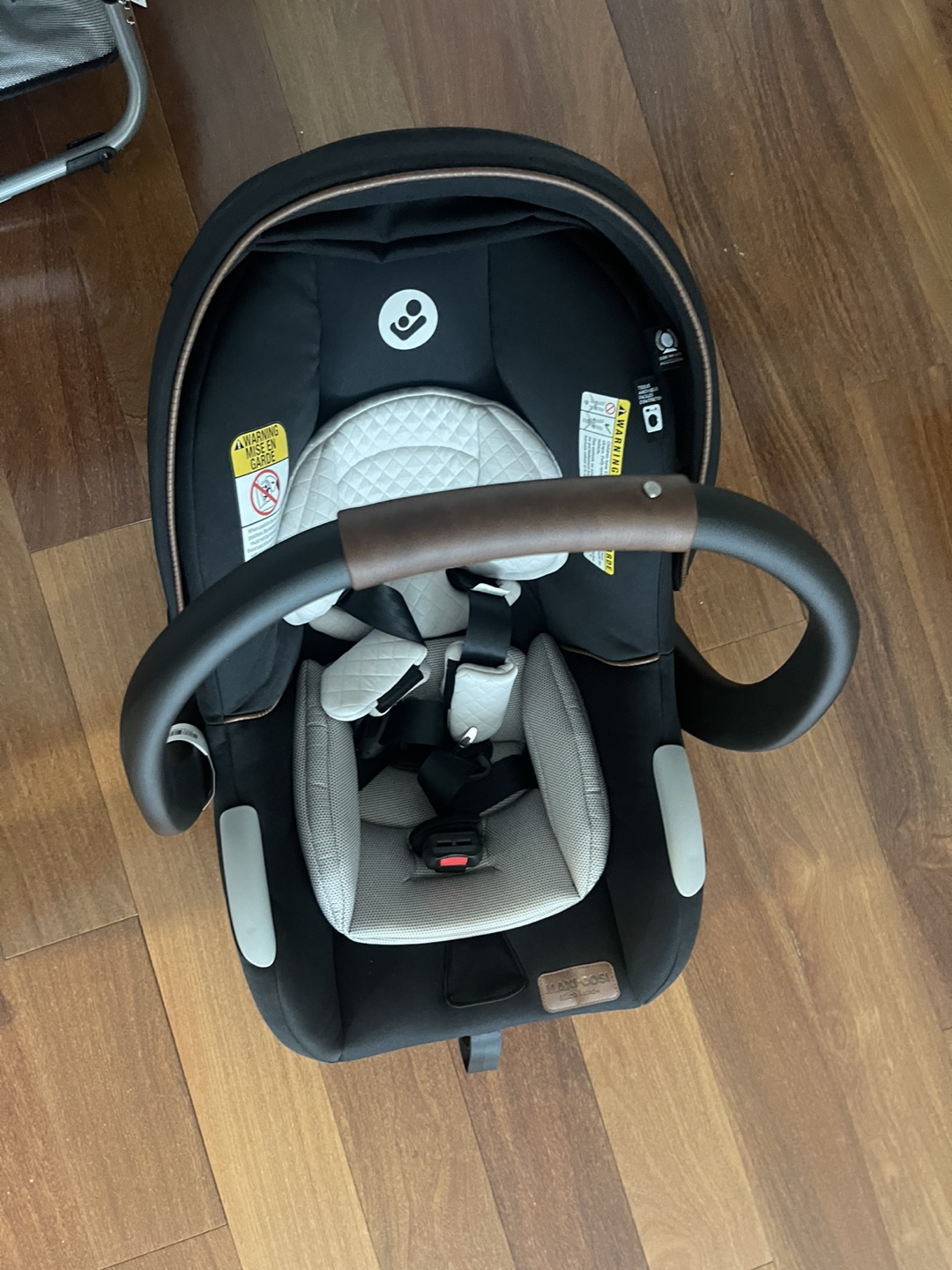 Maxi-Cosi Mico Luxe+ Infant Car Seat - Like New! - photo 2
