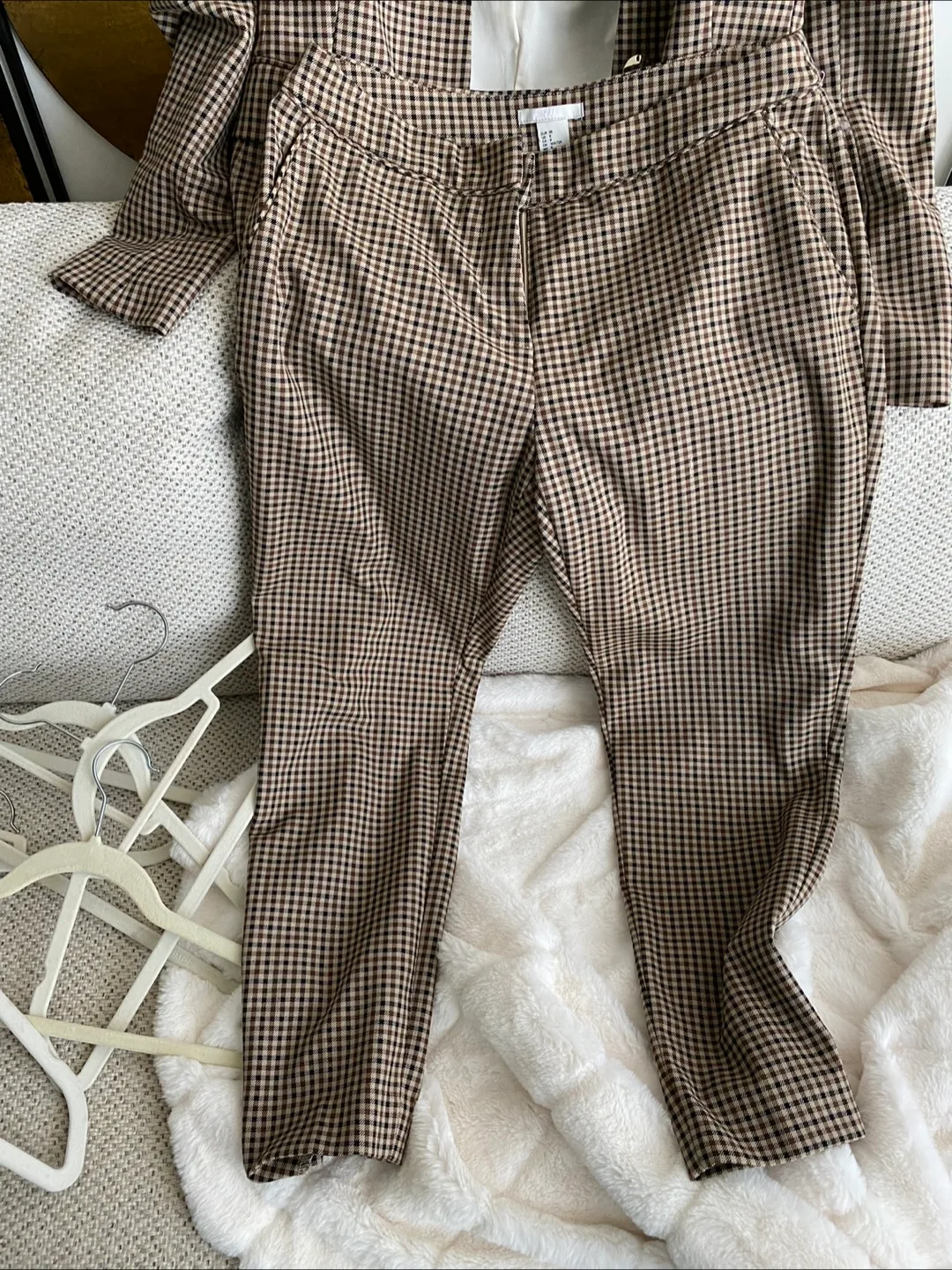 H&M Women's Checkered Blazer sz4  & Pants Sz 8  Suit image indicator(5)