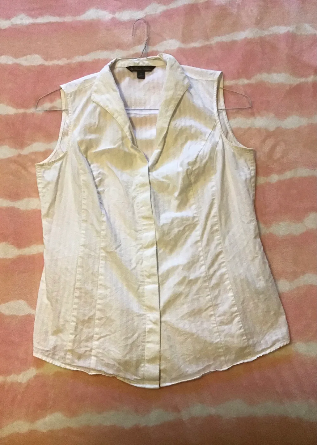 🤩 Brooks Brothers White Sleeveless Top - Size 6 thumbnail