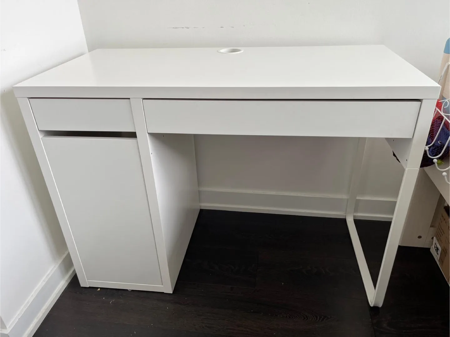 Ikea Micke Desk thumbnail