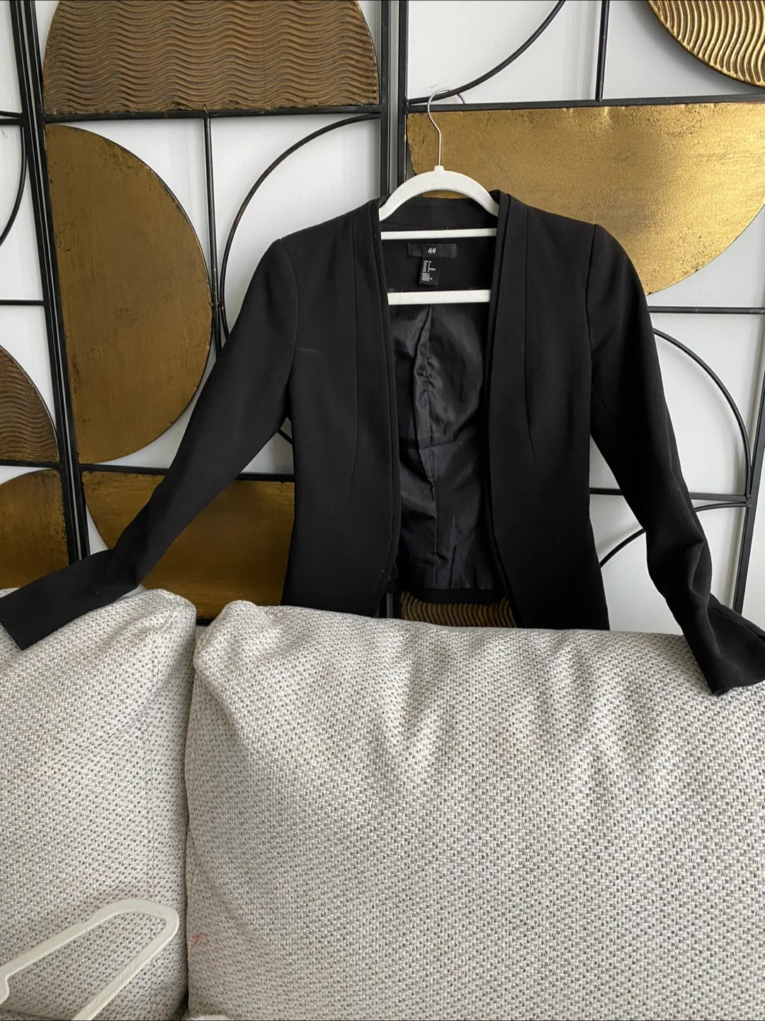 H&M Black Blazer - Size 4 thumbnail