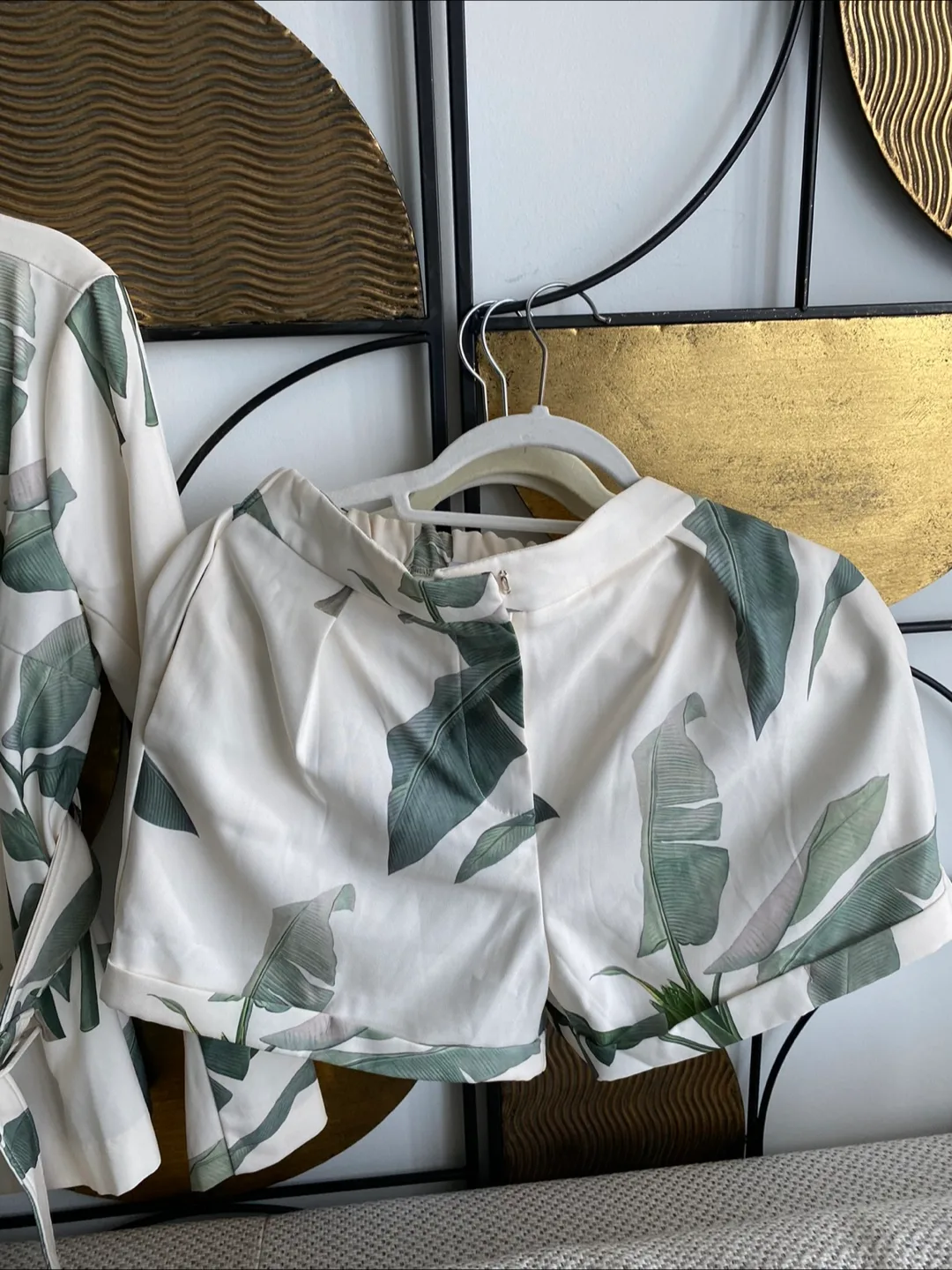 Fashion Nova Palm Print Blazer & Shorts Set Sz S image indicator(4)