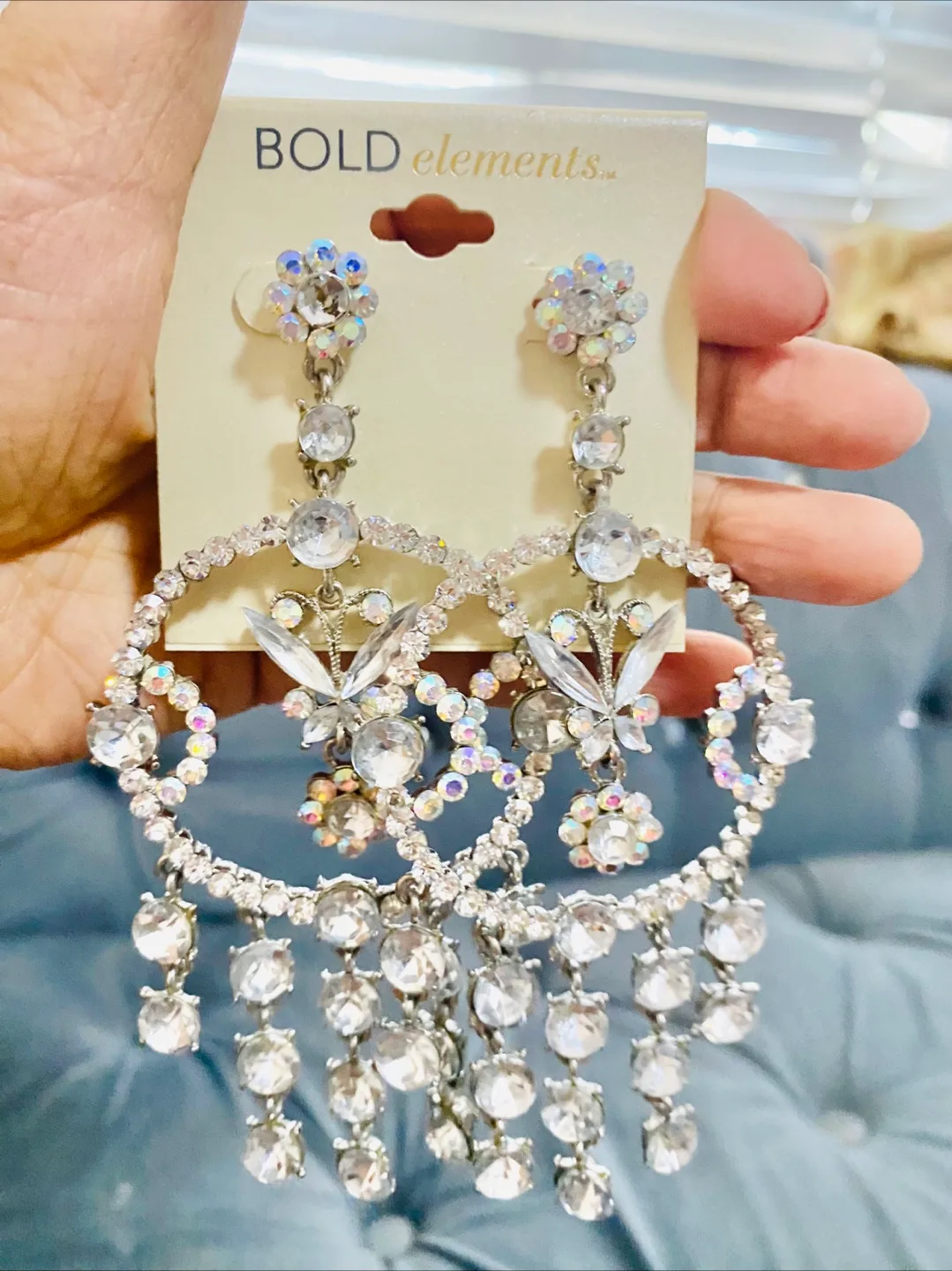 Beautiful 😍 rhinestones butterfly Bold Elements Dangle Earrings thumbnail