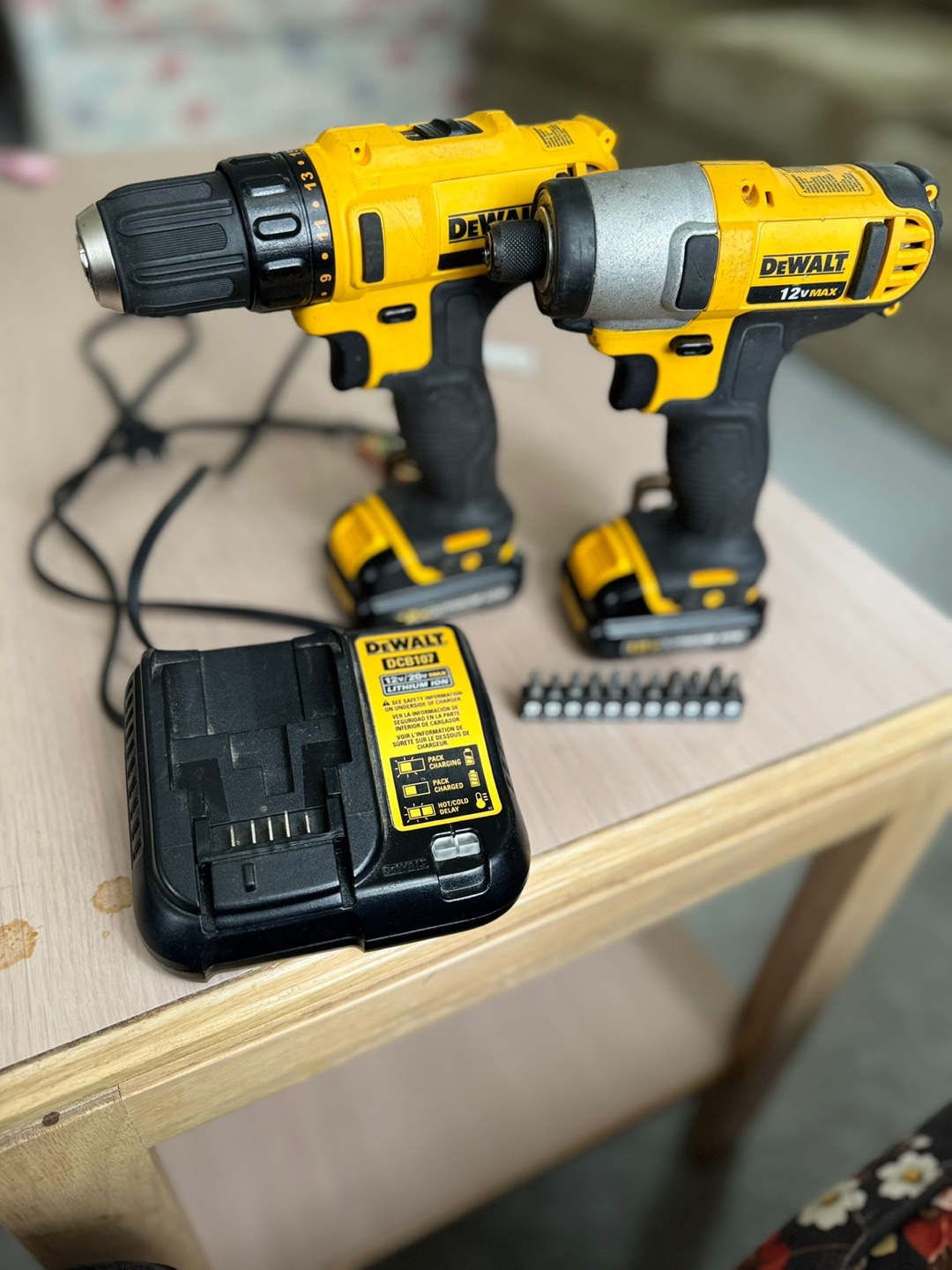 DeWalt 12V MAX Cordless Drill/Driver Kit - photo 2