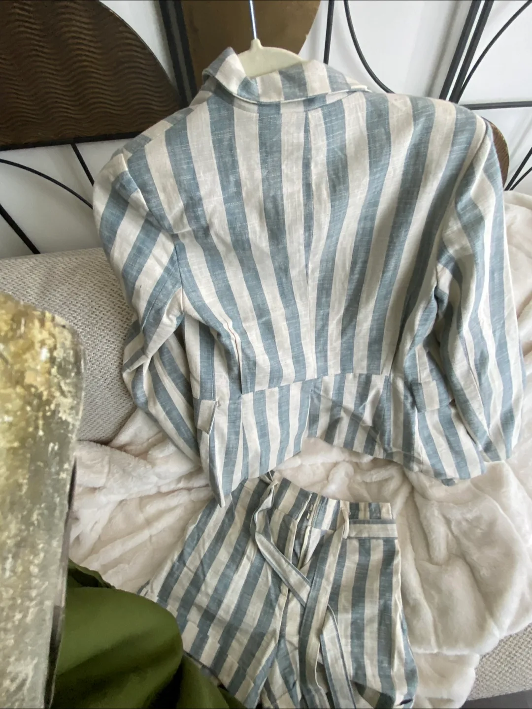 Fashion Nova Striped linen Blazer & Shorts Set - Size S image indicator(2)