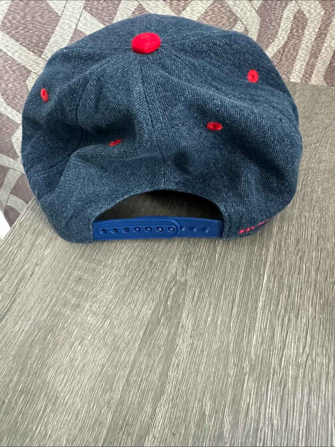 *New, never been worn* Toronto Blue Jays Denim Hat image indicator(2)