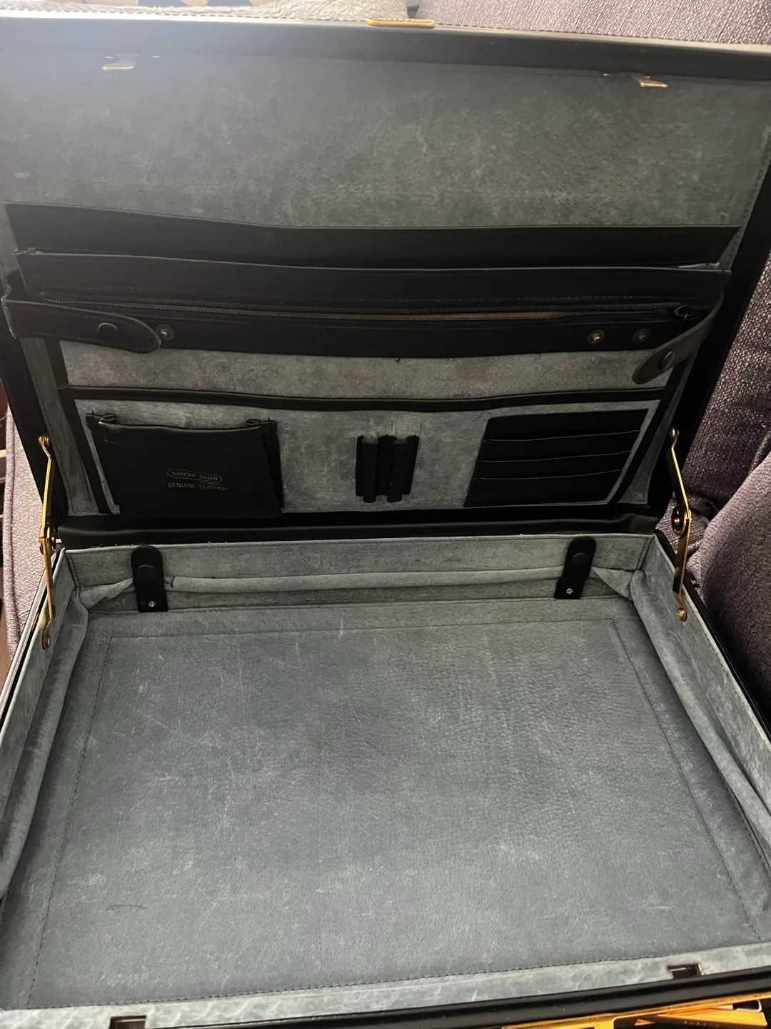 ⸻  Vintage Satchi Club Black Leather Briefcase – Made in Italy image indicator(5)