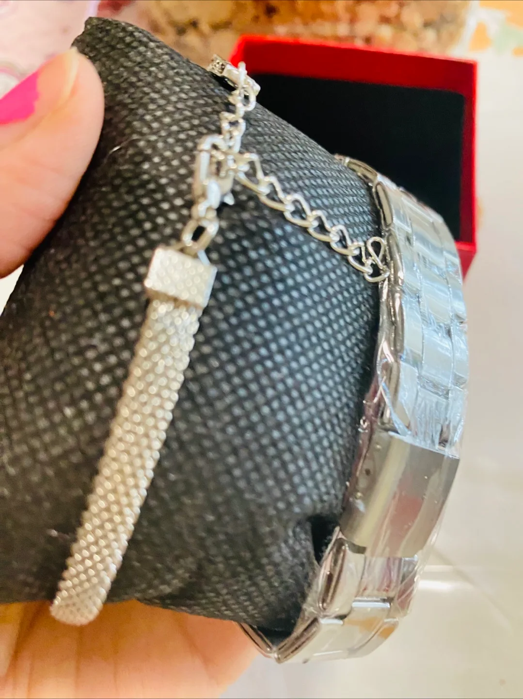 Geneva Silver Watch & Bracelet Set image indicator(5)