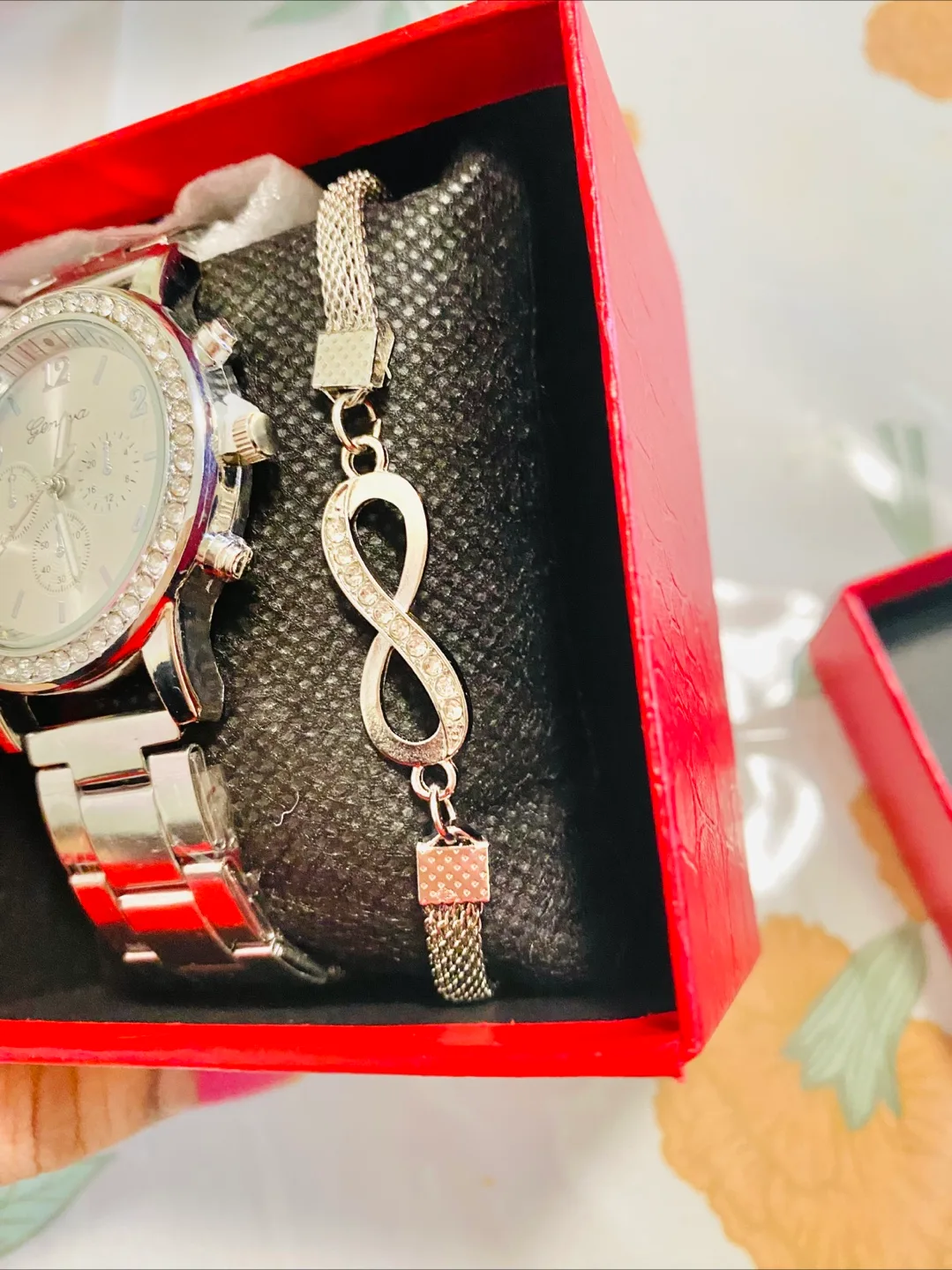 Geneva Silver Watch & Bracelet Set image indicator(3)