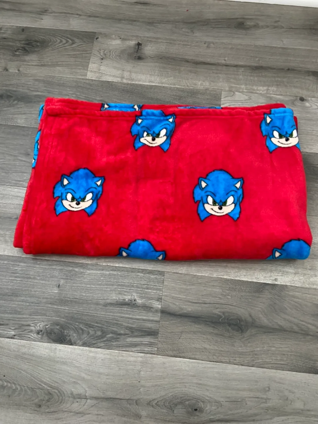 Sonic the Hedgehog Red Fleece Blanket image indicator(2)