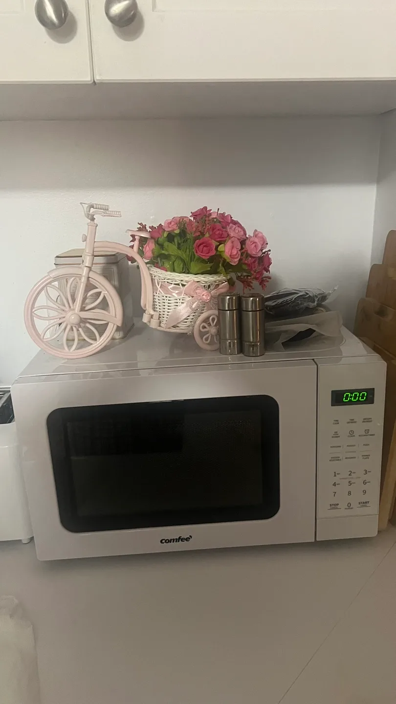 COMFEE Microwave Oven - Pick up by June 30 thumbnail