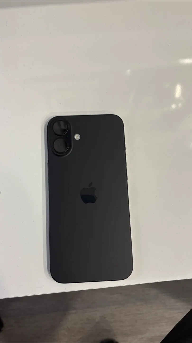 iPhone 16 Plus - 128 GB thumbnail