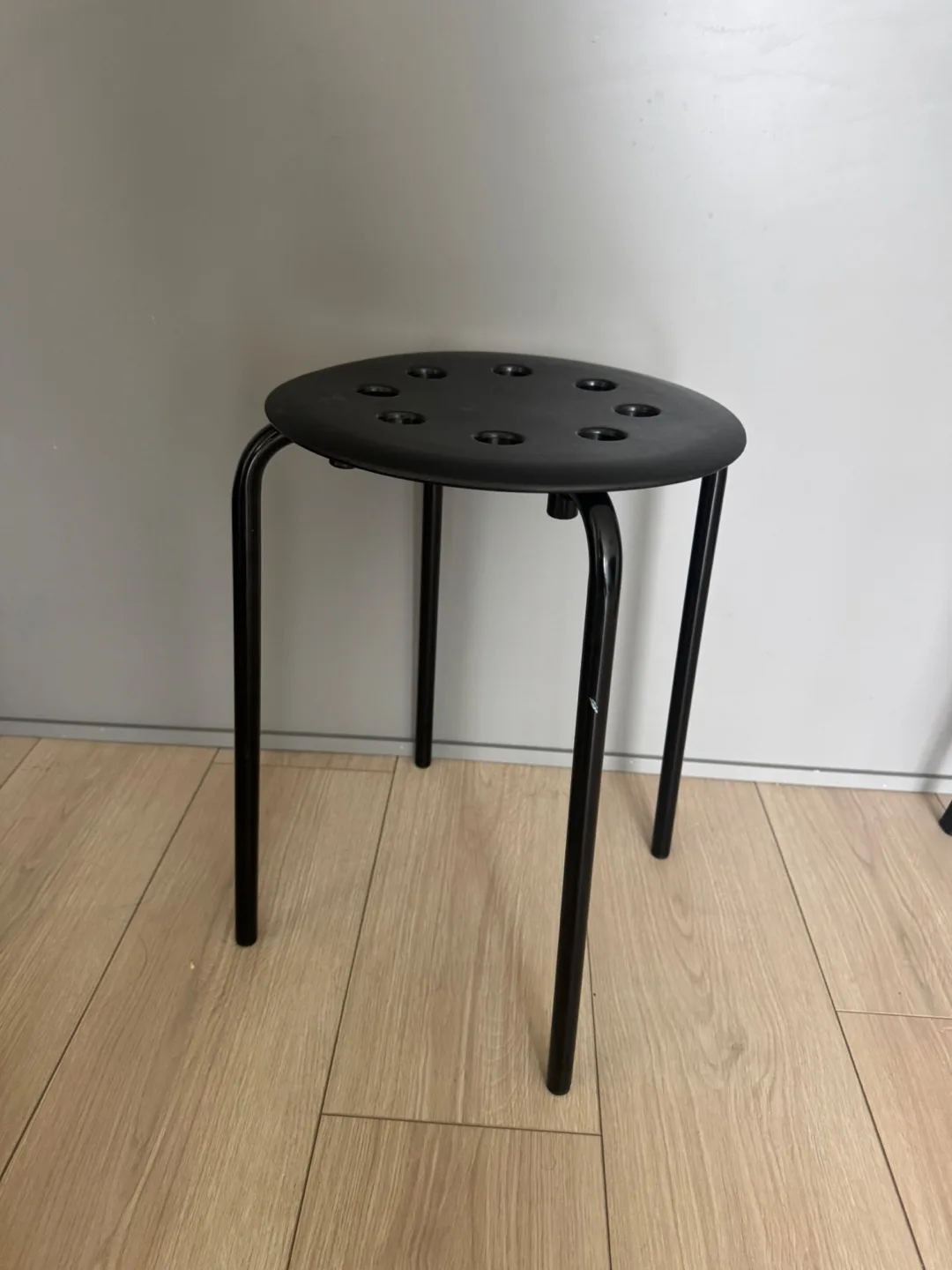 Black stool thumbnail