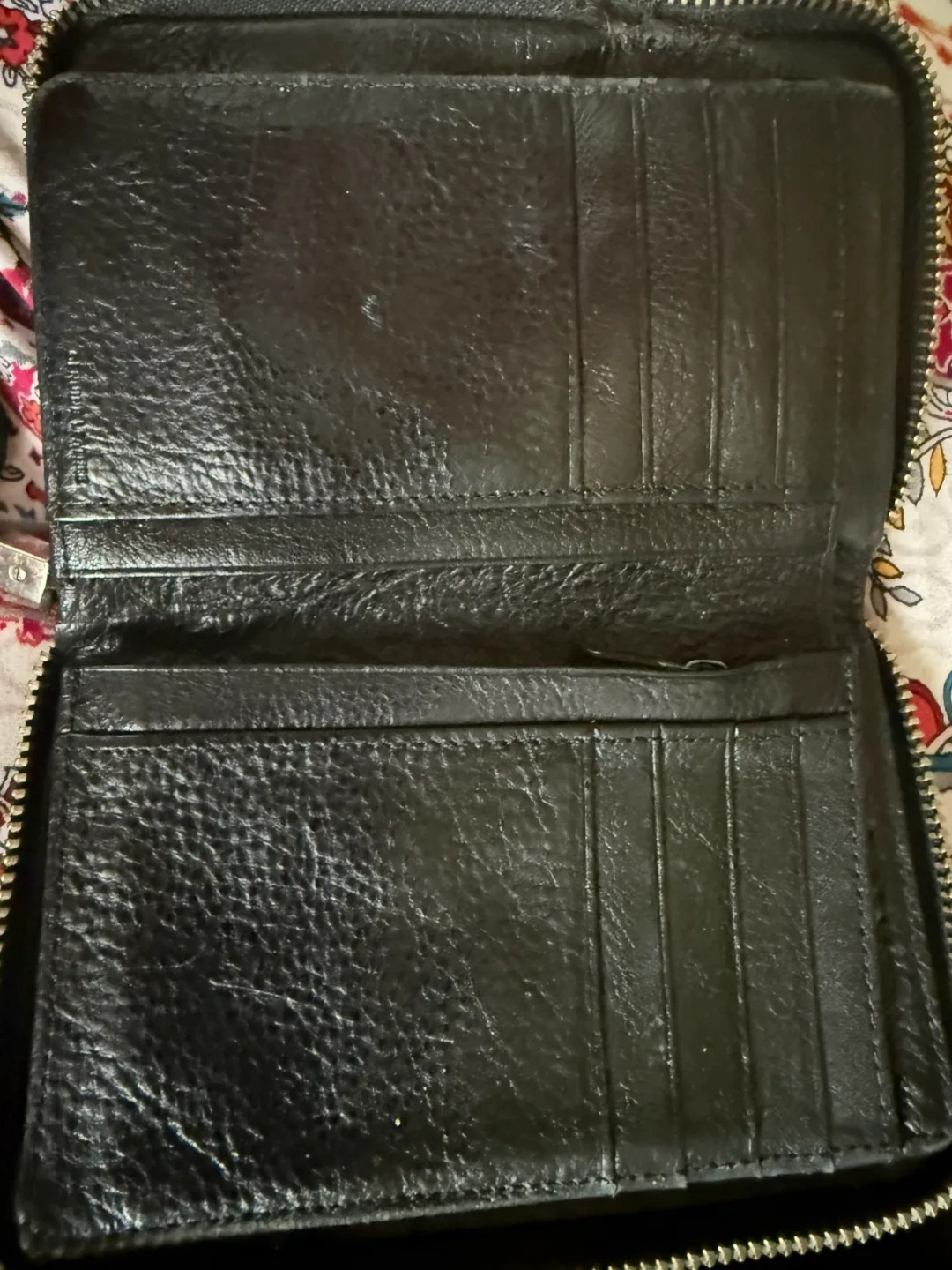 Kenneth Cole Black Leather Wallet image indicator(6)