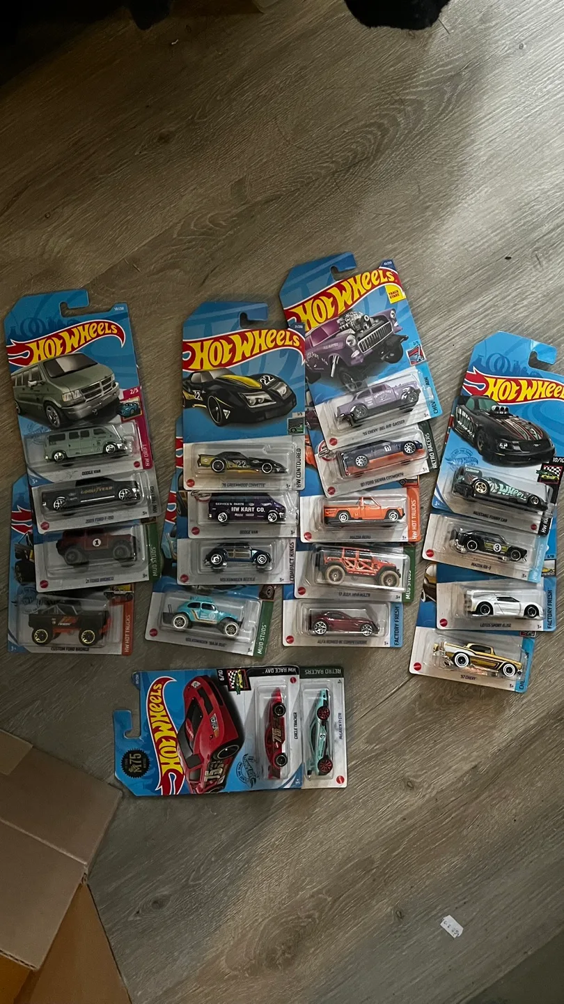 Hotwheels all of it for $50 !! image indicator(3)