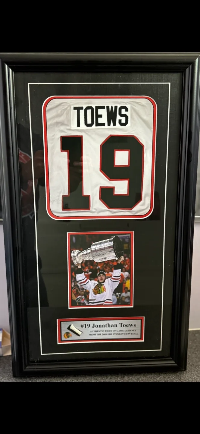 Frameworth Jonathan Toews Framed Jersey thumbnail