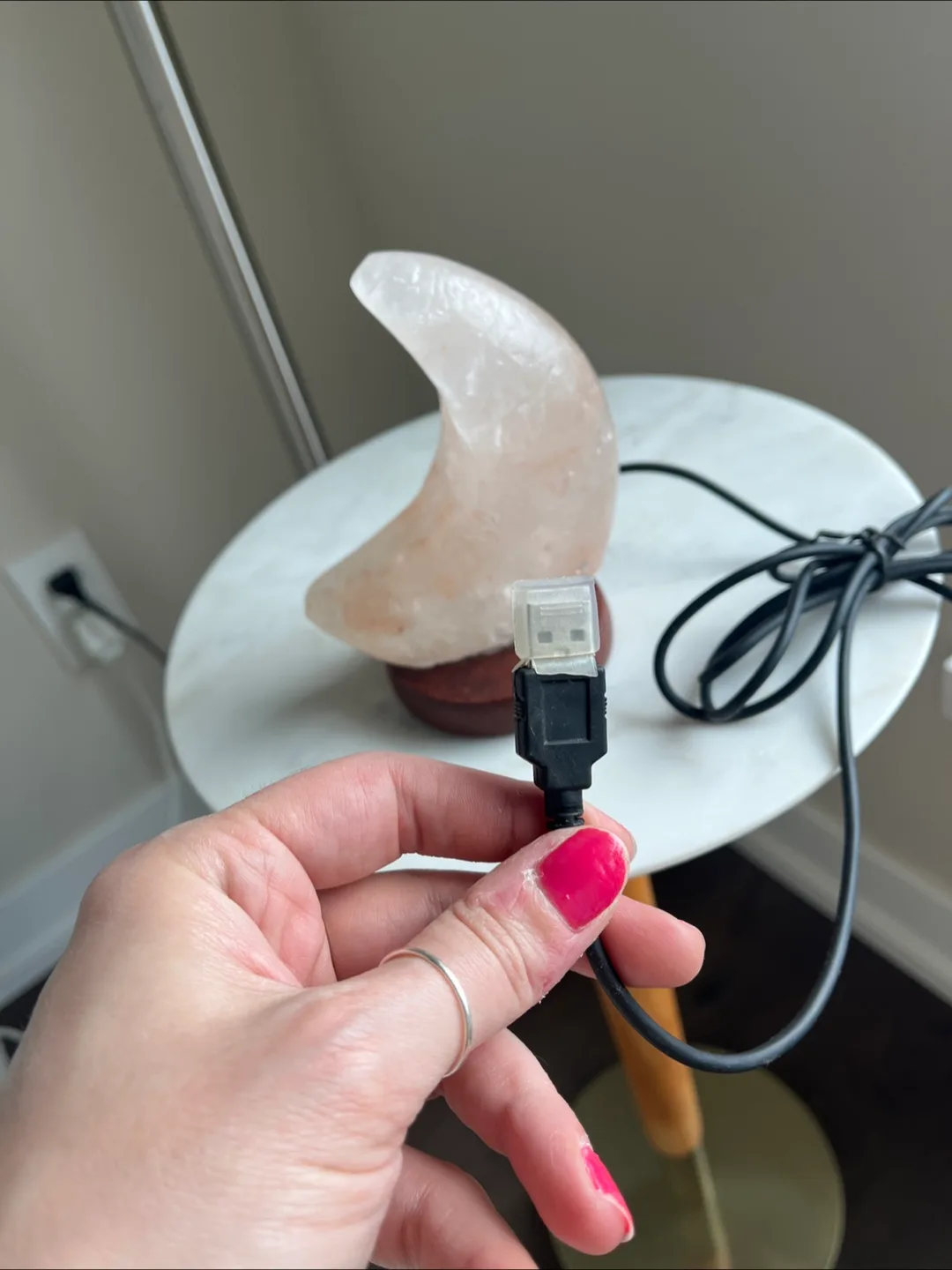 Himalayan Salt Moon Lamp with USB image indicator(2)