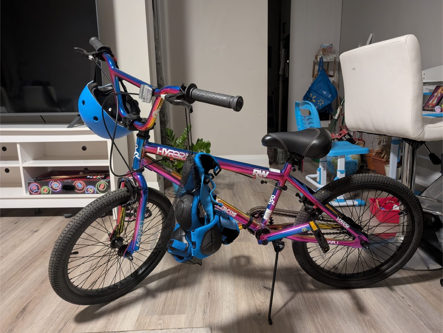 Hyper 20" Illusion BMX Bike with Helmet & Pads