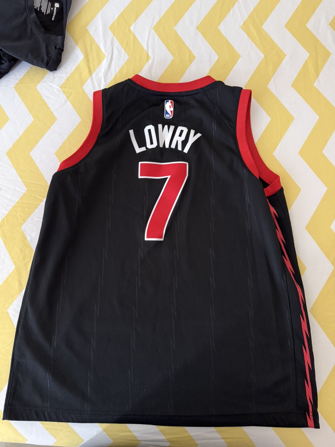 Toronto Raptors Lowry #7 Jersey - Size L
