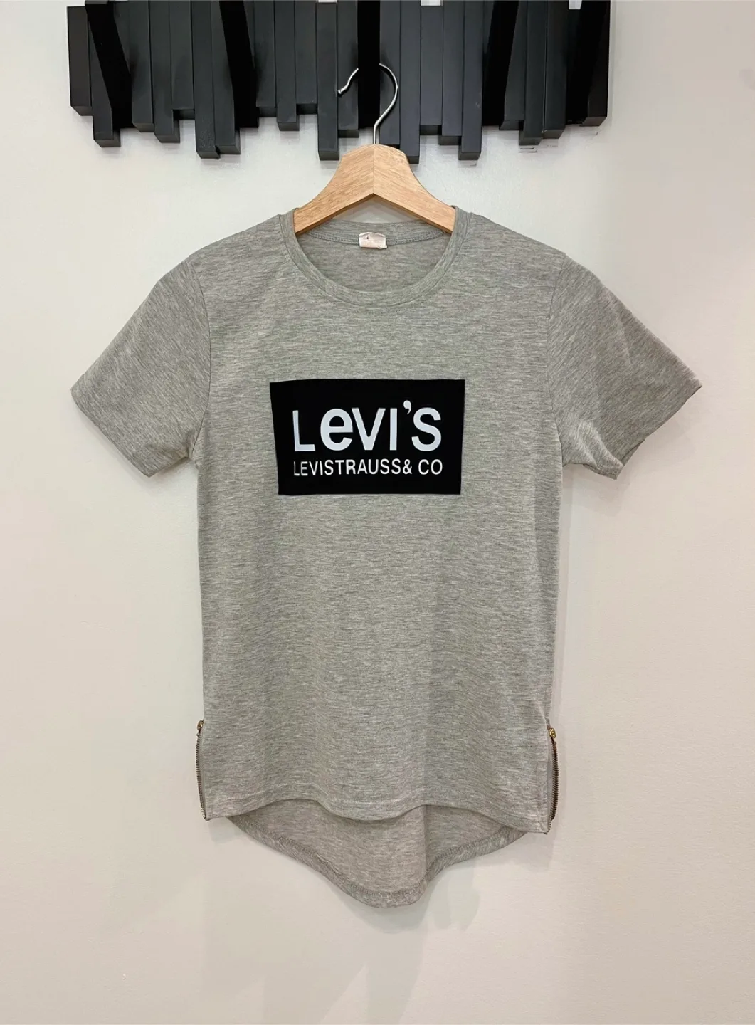 Levi's women’s T-Shirt-Size S thumbnail