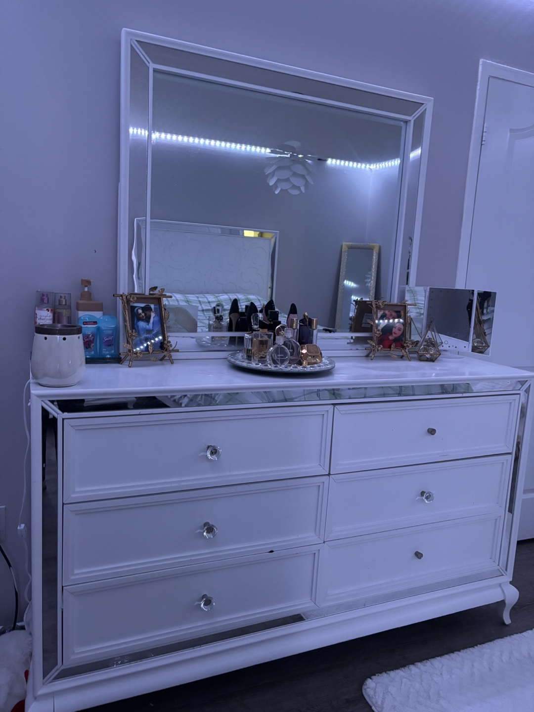 Bedroom Set - Dresser, Mirror, Nightstand, Bedframe - photo 2