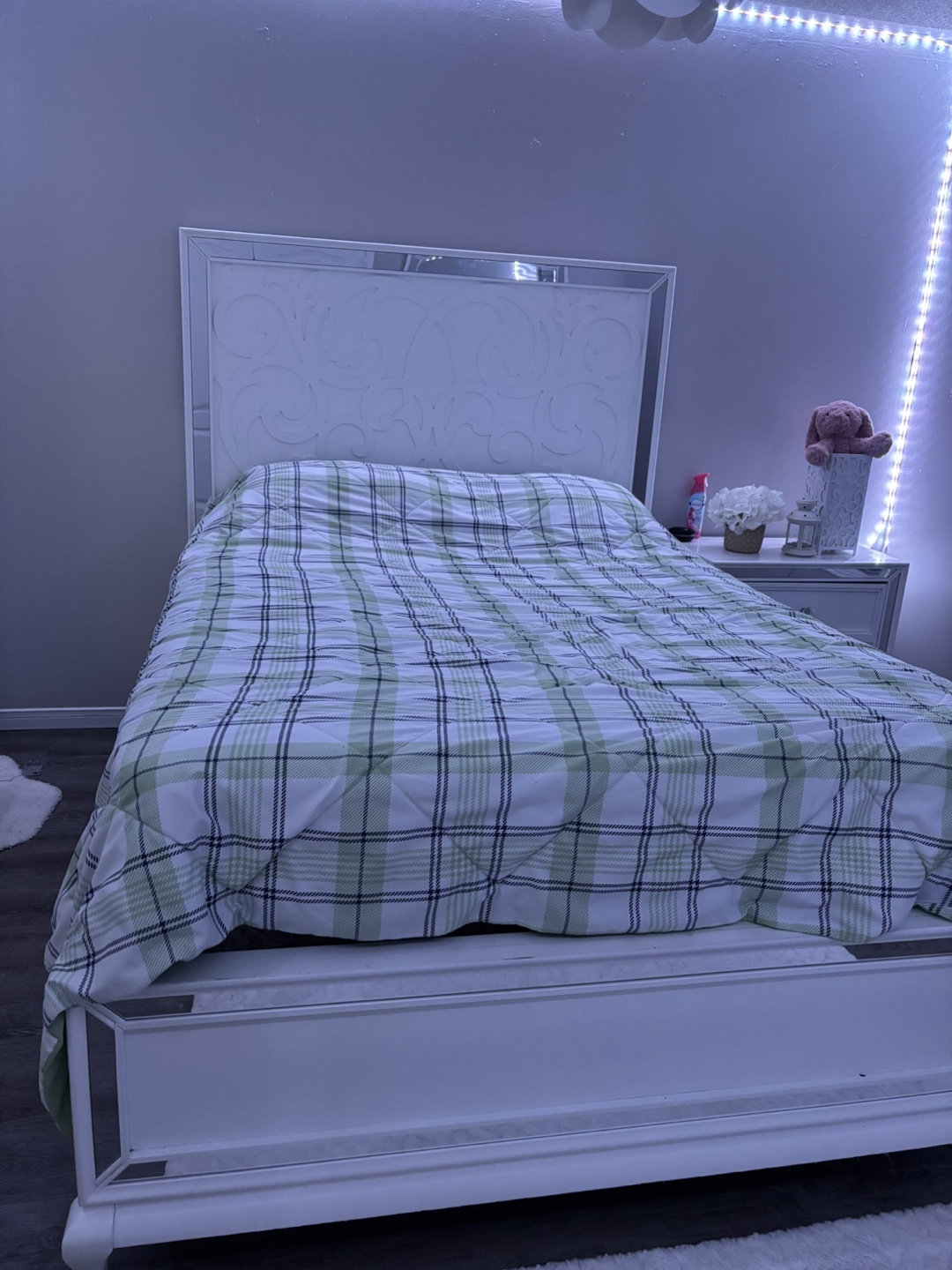 Bedroom Set - Dresser, Mirror, Nightstand, Bedframe
