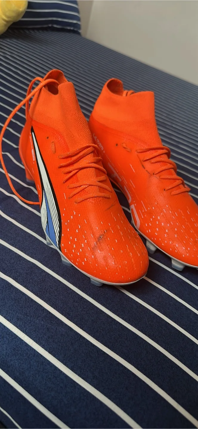 Puma Ultra Soccer Cleats - Size US 9 image indicator(2)