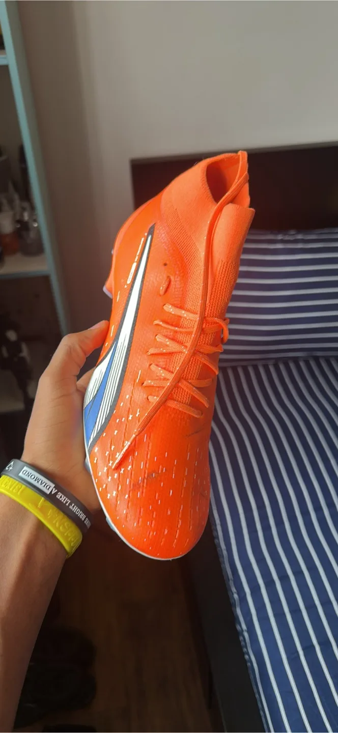 Puma Ultra Soccer Cleats - Size US 9 image indicator(3)