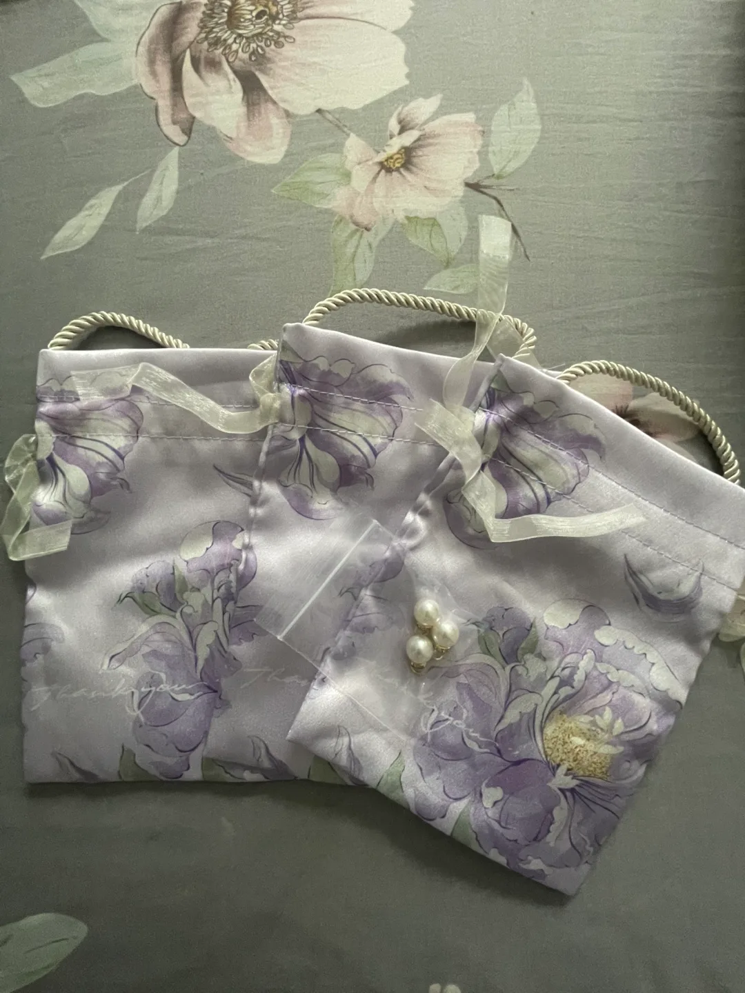 Floral Drawstring Gift Bag image indicator(2)
